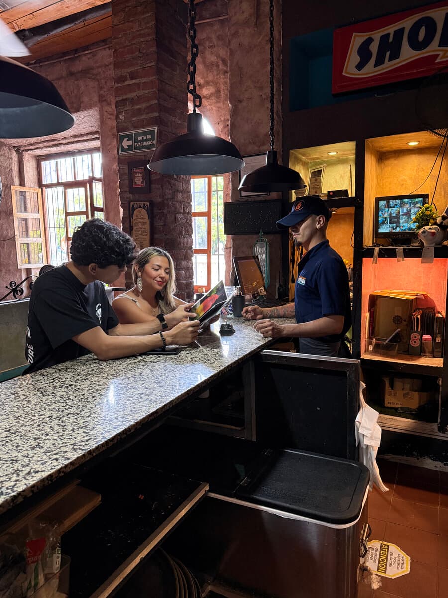 Interior Simmer Down — restaurante artesanal